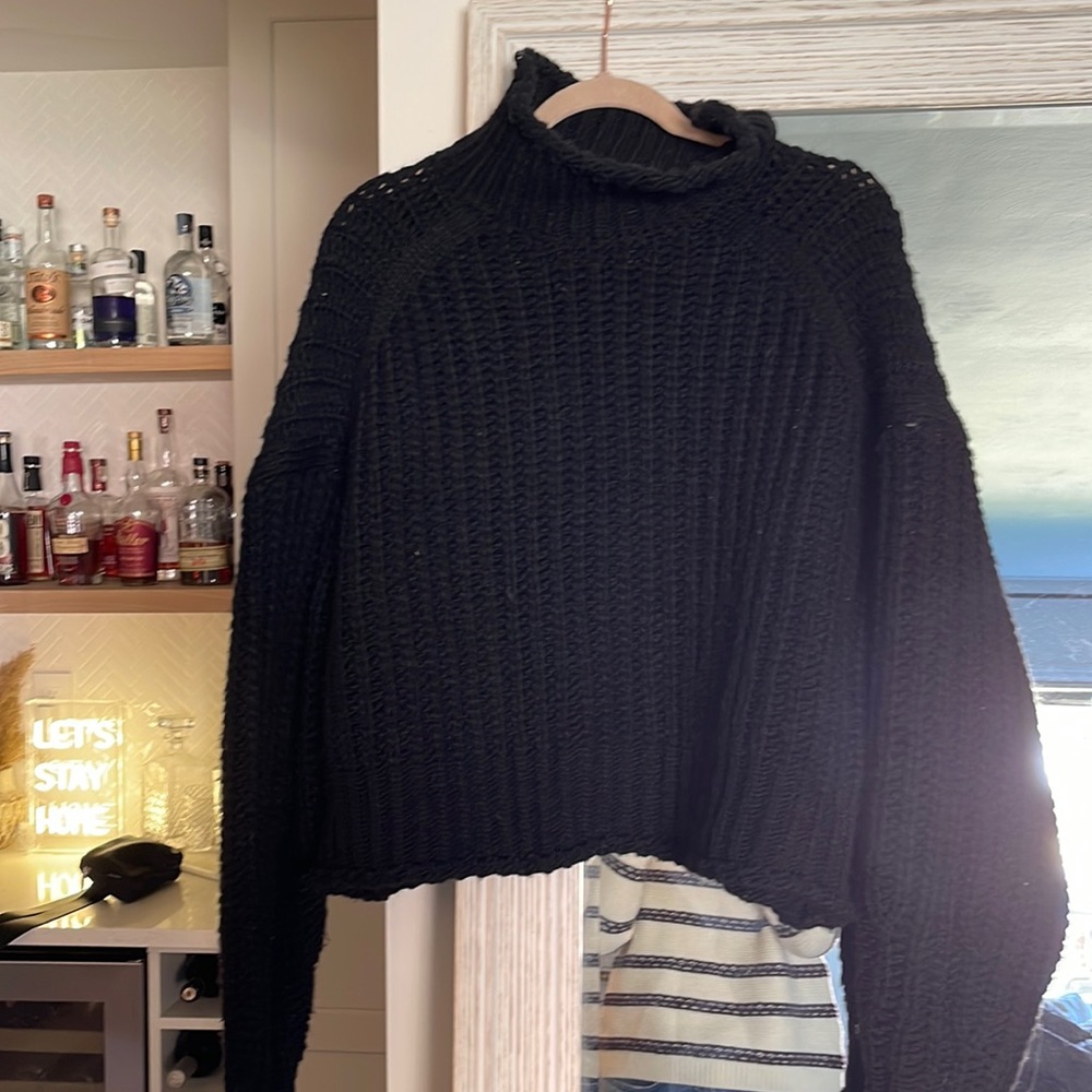H&M medium knitted crop sweater